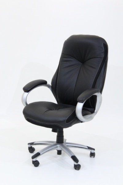 Руководительское кресло - главный атрибут интерьера офиса